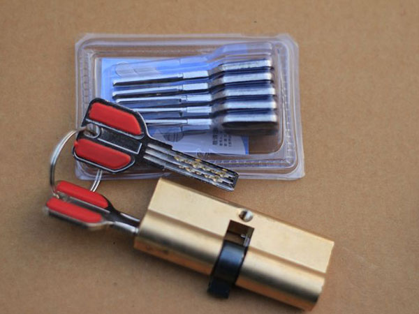 汤原24小时上门开锁公司